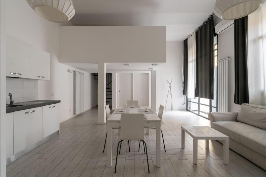 Spazioso Loft: Coldilana14 Милано Екстериор снимка